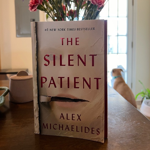 The Silent Patient- Alex Michaelides - Picture 1 of 2